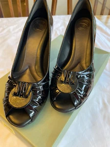 W/ BOX!!! NURTURE DRAKE BLACK PATENT LEATHER PEEP TOE PUMPS | SIZE 7 ❤️ - Picture 1 of 6
