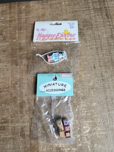 Lot of 2 Vintage Miniature Accessory Dollhouse Diorama Wood Craft Mouse & Blocks - Picture 1 of 5