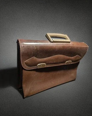 Maletín vintage años 70 MCM Valise Atache vinilo marrón grueso, bonito mango Foto 1 de 2