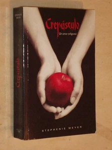 Crepusculo: Un Amor Peligroso (Spanish Edition) - Picture 1 of 1