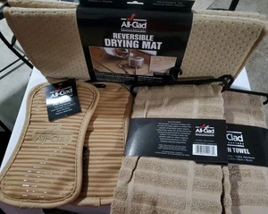 NEW 5 Piece All-Clad Silicone 2 Pot Holders, Drying Mat, & 2 Kitchen Towels - Picture 1 of 5