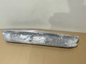 BMW 5 G30 Gitter vorne unten 51118098664 2021 30041651 - Picture 1 of 4