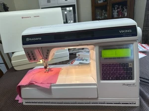 Husqvarna Viking Quilt Designer II Sewing/Quilting Embroidery Machine Bundle - Picture 1 of 10