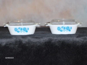 Fire King Anchor Hocking 12 Unzen Blau Kornblume Backformen 2er Set #472 mit Deckel - Bild 1 von 1
