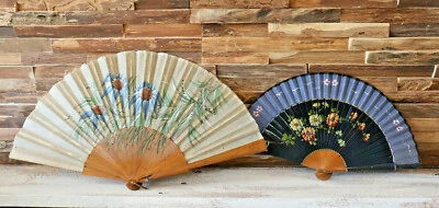  ancien eventail en bois tissus peint à lamain décor fleurs (voir les photos) - Photo 1/4