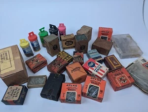 Vintage Tacks & Nails Atlas Upholstery Framing Presto American Cut Cross Lot 5lb - Picture 1 of 14