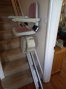 Acorn Superglide 130 Straight Stairlift - Picture 1 of 6