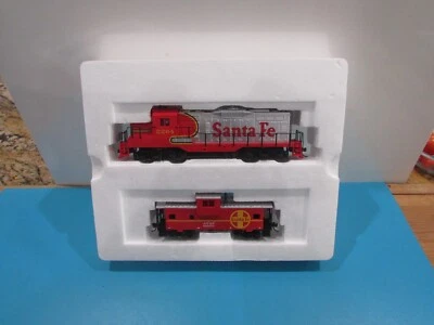 HO Scale Walthers 931-708 Locomotive & Caboose Santa Fe  Lot#1305 - Image 1 of 4