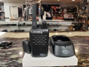 BLACK DIAMOND RADIO CE 240 2-WATT ANALOG TWO-WAY RADIO W / CHARGER (YTP013386) - Picture 1 of 7