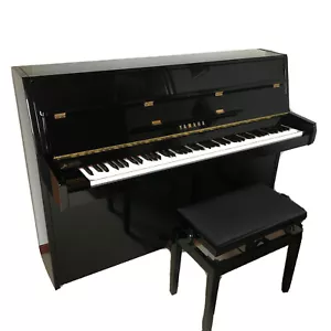 YAMAHA Klavier C109 schwarz glänzend lackiert Made in Japan TOP! - Bild 1 von 4