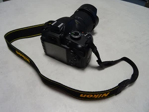 Nikon D D3200 24.2 MP SLR-Digitalkamera - Schwarz (Kit m/ AF-S DX 18-105mm - Bild 1 von 12