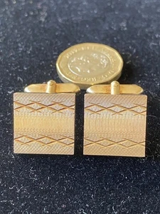 Vintage gold tone square diamond cut cufflinks - Picture 1 of 3