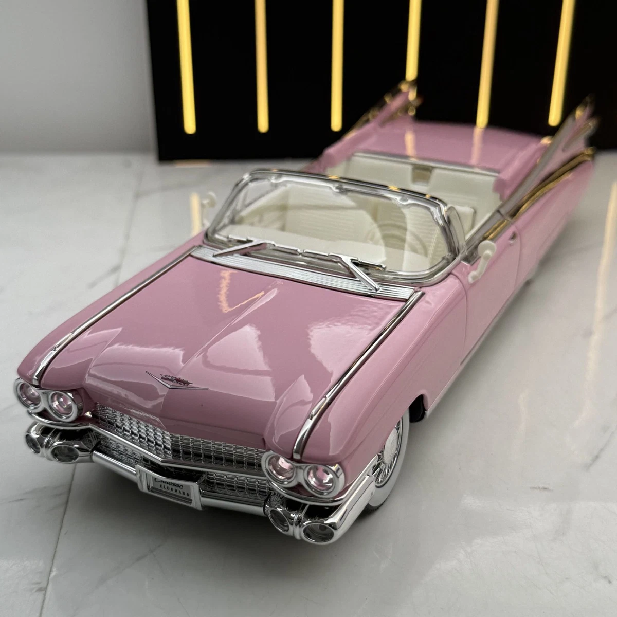 Cadillac 1:24 Collectible Model Cars & Trucks for sale | eBay