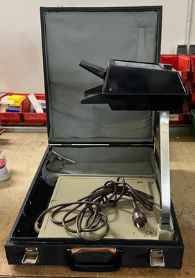 3M Company Mobiler Overheadprojektor - Bild 1 von 4