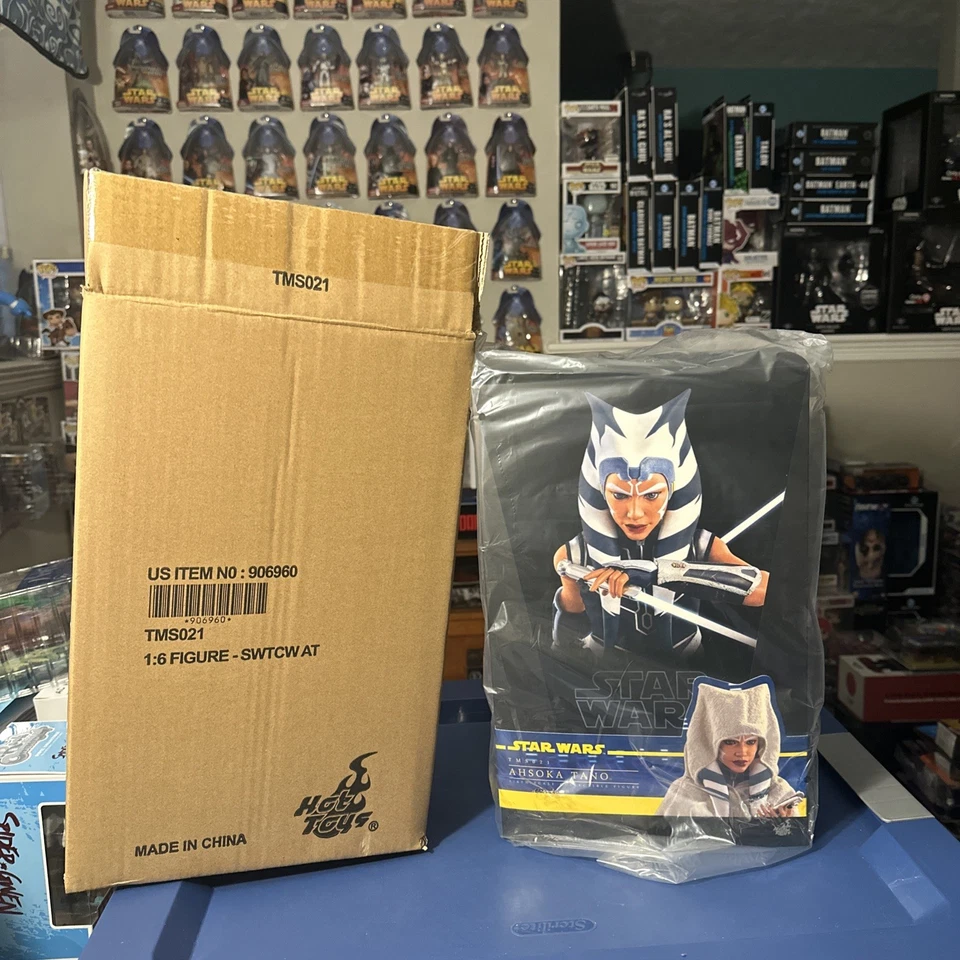Hot Toys Star Wars: The Clone Wars - Ahsoka Tano 1/6th Scale Collectible Figure