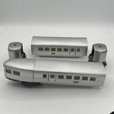 Untested VTG LIONEL LINES PREWAR FLYING YANKEE STREAMLINER SET 617 & 618 - Image 1 of 4