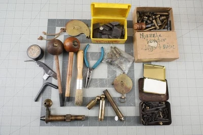 老式黑色粉末工具套装:卡普斯、扳手、挑选、测量、球启动器 — 第 1/4 张图片