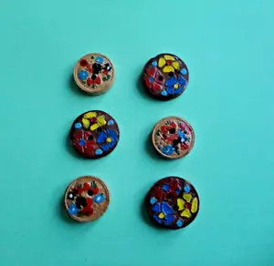 6 CHARMING FLORAL 1950's HAND PAINTED WOODEN BUTTONS - Picture 1 of 10