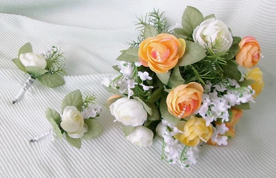 Ramo Boda Ranúnculo Artificial Blanco Amarillo Naranja Claro Hombre Ramilletes Foto 1 de 4