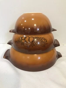 Pyrex Set of 3 Old Orchard Cinderella Bowls 442 443 444 Brown Ombre Fruit - Picture 1 of 6