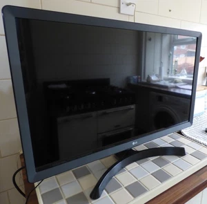 LG LED SMART TELEVISION 27.5" MODEL LG 28TN515S-PZ - Picture 1 of 10