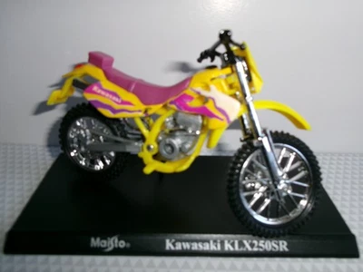 Kawasaki KLX 250 SR - Enduro  Gelb - 1:18  mit Standplatte - Bild 1 von 3