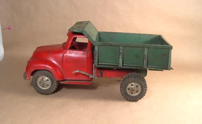 Vintage 1950's Pressed Steel Tonka Red and Green Dump Toy Truck - Image 1 of 4