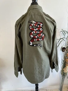 SOJARA Reina Estilo Militar Camisa Chaqueta Verde Ejército Con Parche Espalda Serpiente L - Imagen 1 de 8
