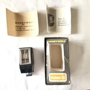 Honeywell Strobonar 100 Shoe Mount Electronic Flash w Box Instructions No Cord  - Picture 1 of 12