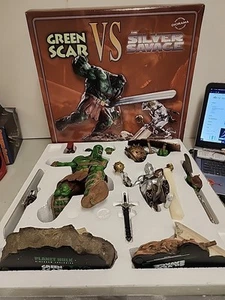 Sideshow Collectibles Planet Hulk Green Scar Vs Silver Savage Polystone Diorama - Picture 1 of 17