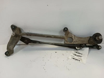 2004-2010 Toyota Sienna Windshield Wiper Transmission 11245314 - Image 1 of 4