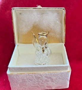 Spun Glass Praying Angel Figurine Guardian in a chest - Picture 1 of 10