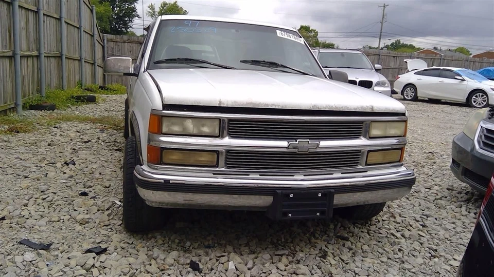 Used Turn Signal / Parking Light Assembly fits: 1997 Chevrolet 1500 PICKUP Park - Image 1 of 4