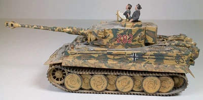 Tamiya 35194, carro armato German Tiger I produzione media, II W, 1/35, PRONTO ALL'USO. - Immagine 1 di 4