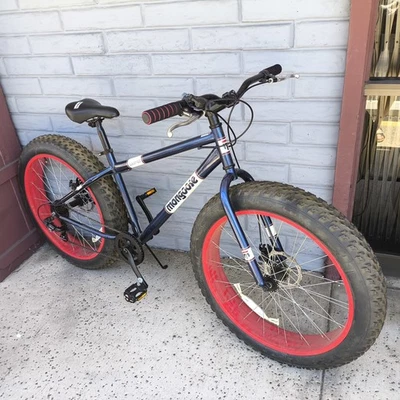 Nueva bicicleta de montaña Mongoose Fat Tire Dolomite de 7 velocidades para hombre Foto 1 de 4