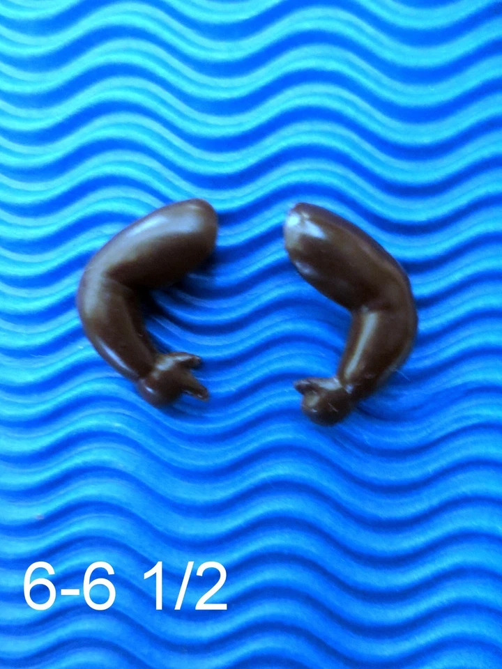 1 PAAR--SCHILDKRÖT--BABY-ARME--6--6/2--SCHEIBENGELENKE--ZELLULOID--PUPPENKLINIK - Bild 1 von 1