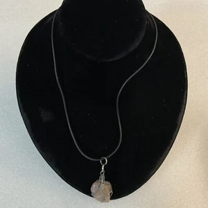 Pink Polished Stone Pendant On 16” Silicone Strand Necklace GnuFashion - Picture 1 of 6