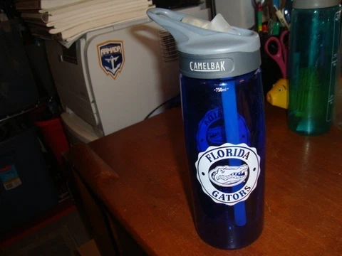 Florida Gators CamelBak 750mL Eddy Water Bottle blue with flip up lid Cover