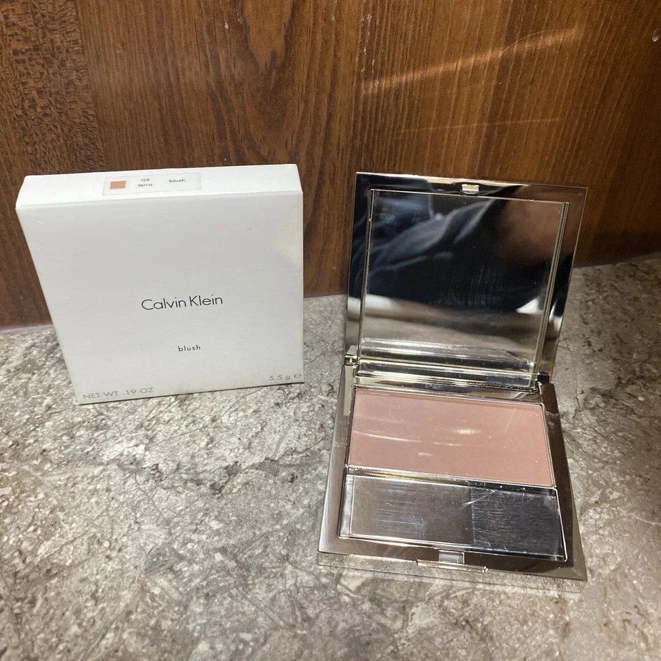 Rubor Calvin Klein a la sombra 05 Terra tamaño completo nuevo raro Foto 1 de 4