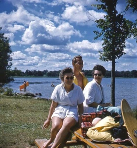 Vintage Stereo Realist Photo 3D Slide MICHIGAN Lakeside Picnic 1960 - Picture 1 of 2