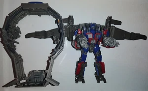 Transformers Studio Series Dark of The Moon Optimus Prime Buzzworthy Bumblebee - Foto 1 di 5