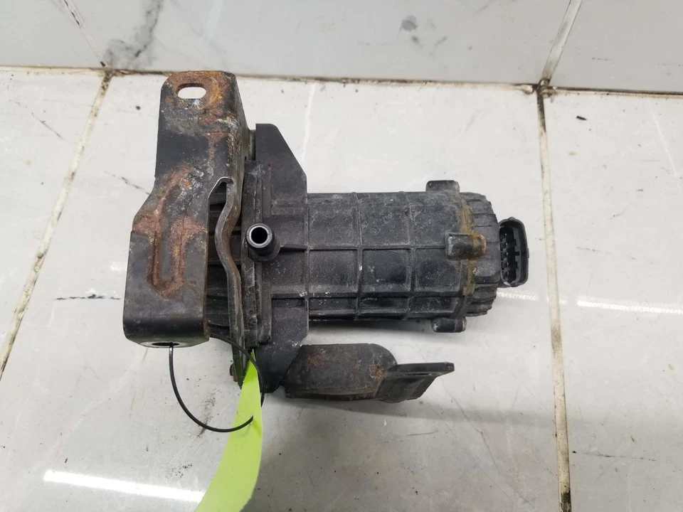 Bomba de inyección de aire secundaria Hyundai Sonata 2011 59200 3Q500 #004039 Foto 1 de 3