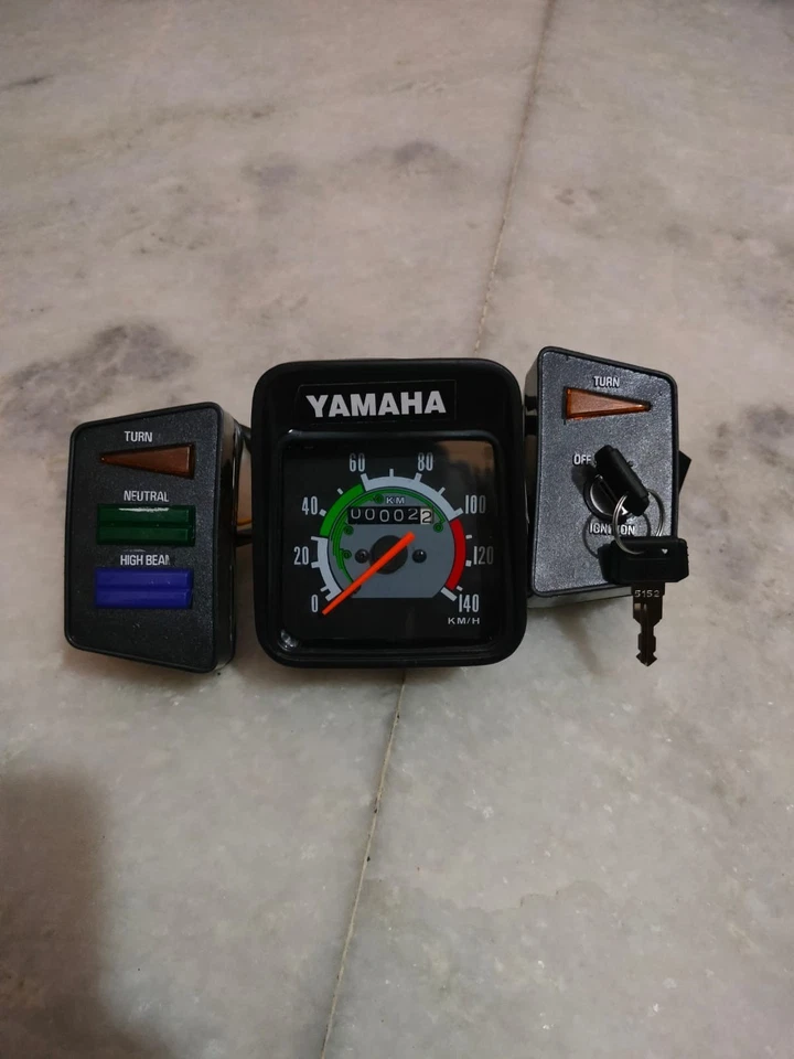For Yamaha L2SN DT100 X YB100 Deluxe RX100 Speedometer Assy Ignition Switch Set Foto 1 de 4
