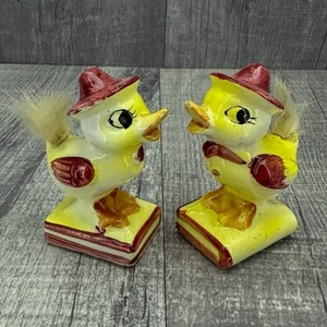 Vintage Anthropmorphic Ducks w/ Feather Tails Salt & Pepper Shaker Set Japan - Picture 1 of 7