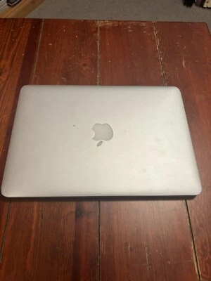 Apple MacBook Pro 13" (256GB SSD, Intel Core i5-4278U, 2.6 GHz , 16GB) Laptop - Image 1 of 4