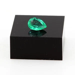 Emerald. 0.71 cts. Muzo, Colombia - Picture 1 of 3