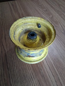 John Deere LX172 LX173 180 6" x 4,50" Felge vorne AM127303 passend für viele - Bild 1 von 4
