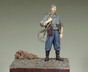 Rado 1/35 Levantamiento de Varsovia postal polaco líder del escuadrón del ejército local con Sten 1944 RDM35016 - Imagen 1 de 1