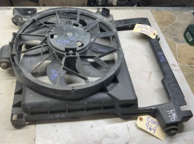 Dodge Durango 2005 radiador ventilador de refrigeración eléctrico conjunto de cuchilla y cubierta Foto 1 de 4