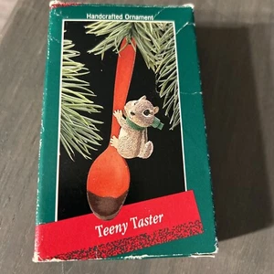 Hallmark 1988 TEENY TASTER Chipmunk with Spoon Vintage Christmas  Ornament & Box - Picture 1 of 8
